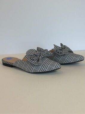 NEW! Mizrahii Black White Plaid Bow Pointed Toe Flat Mules Size 7.5
